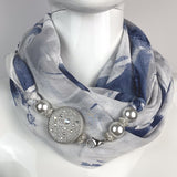 Sciarpa con Dettaglio Gioiello - Brillissima  - Bianco Grigio Blu - Tondo Argento