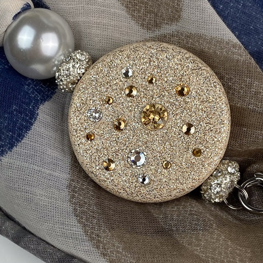 Sciarpa con Dettaglio Gioiello - Brillissima  - Beige Marrone Blu Verdone - Tondo Oro chiaro