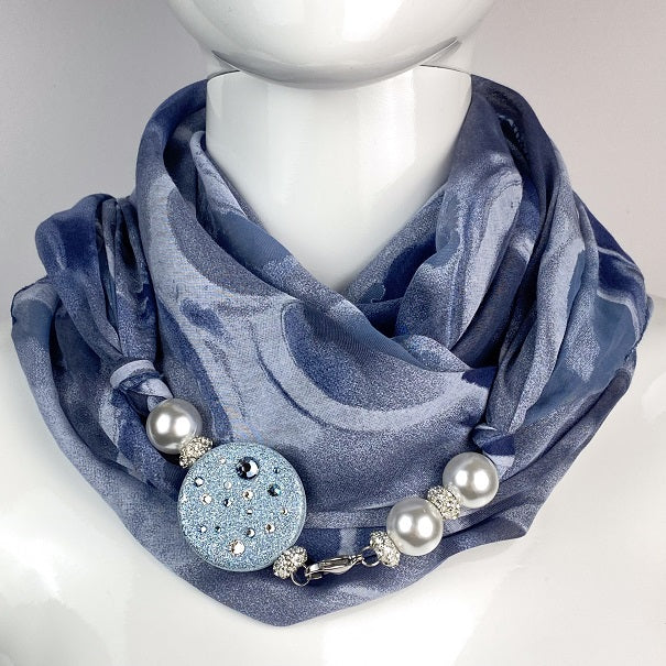 Sciarpa con Dettaglio Gioiello - Brillissima  - Blu Celeste polvere - Tondo Celeste polvere